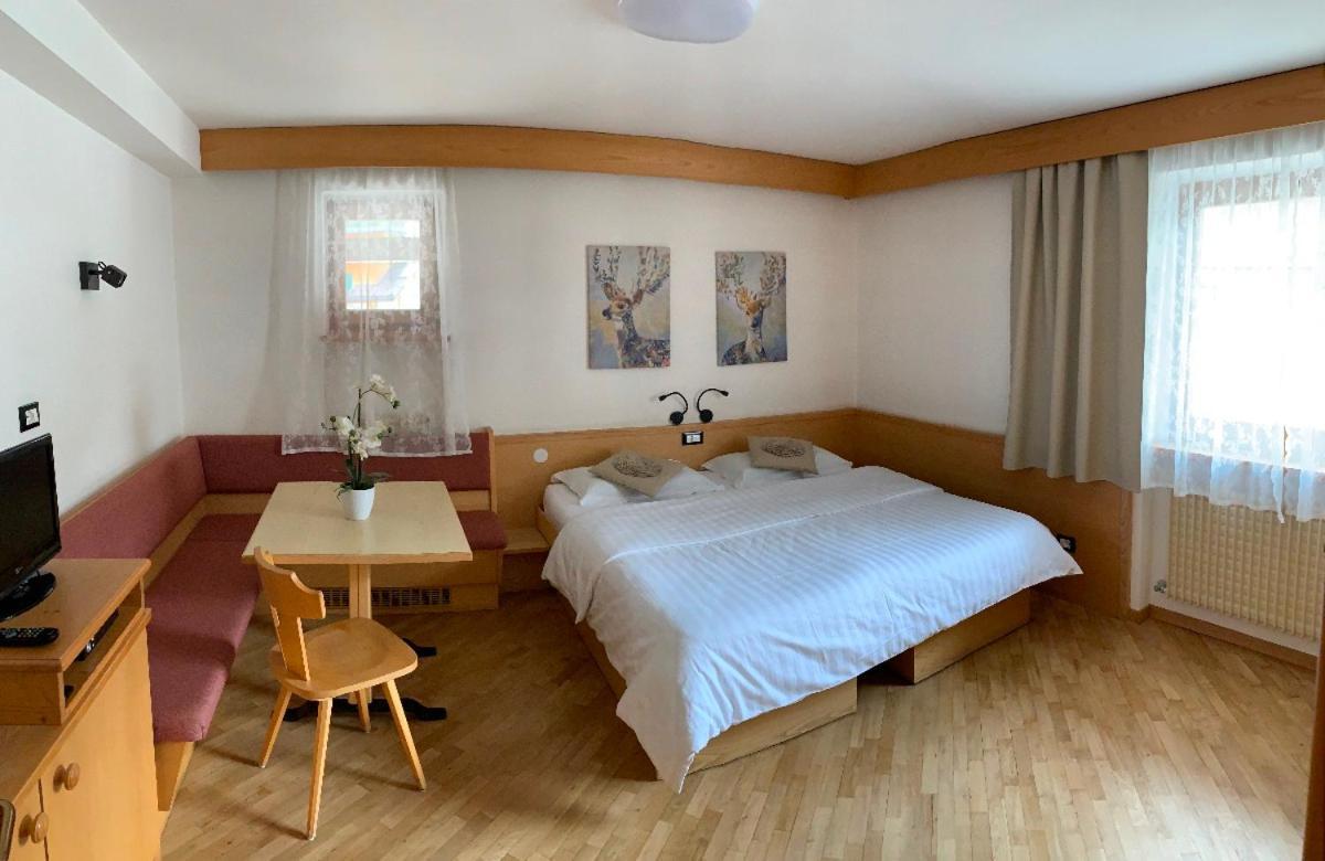 Bed & Breakfast Garni Tobia Campitello di Fassa Exterior photo